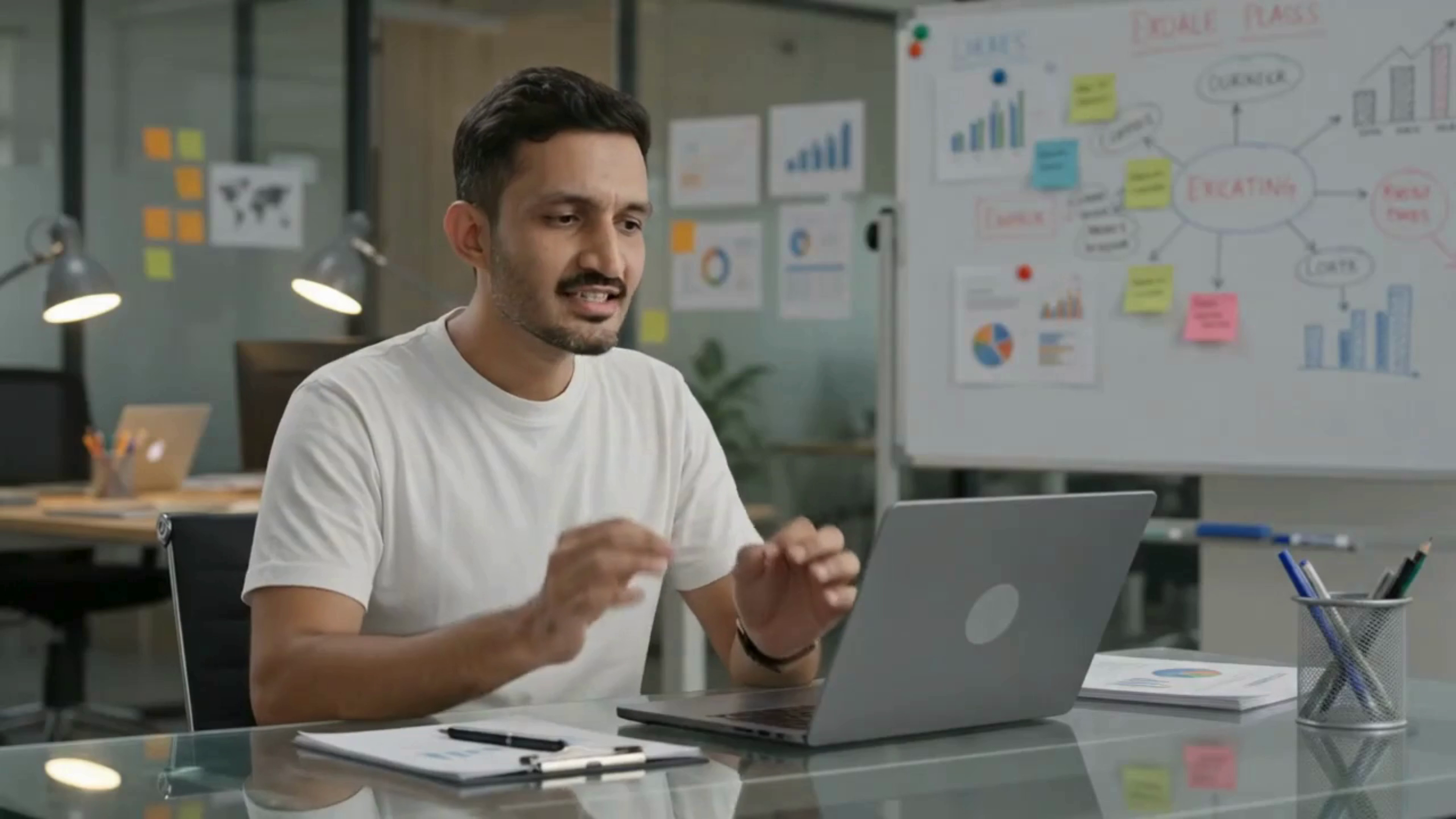 Ex-Deloitte leadership and B2B growth marketing consultancy roadmap presentation